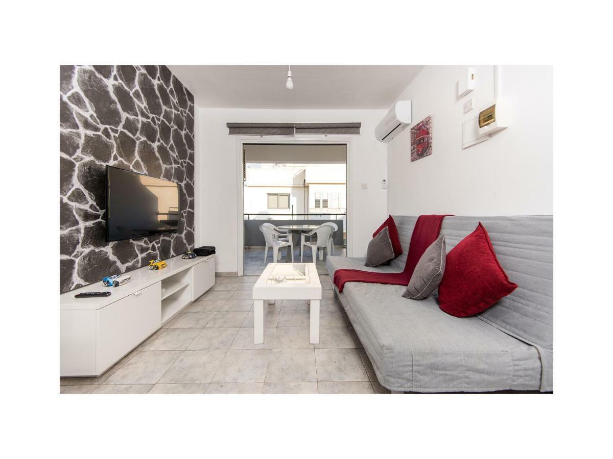 Holiday Apartment Larnaca Extérieur photo